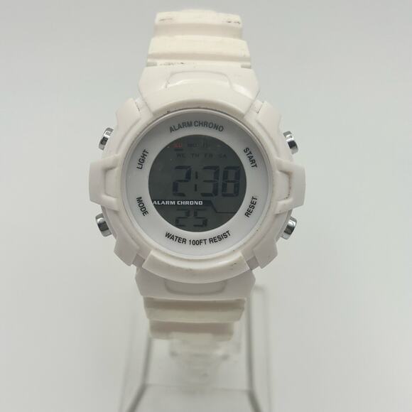 Women’s White Digital Sports Watch WR St. Steel 35mm Working New Battery - Picture 1 of 8